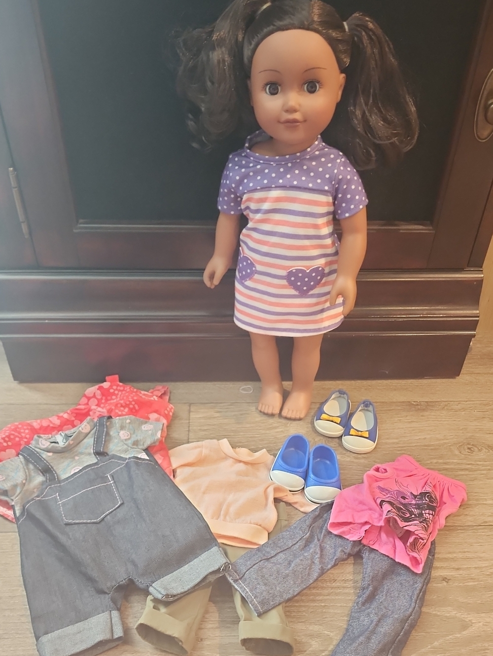 18in doll with outfits